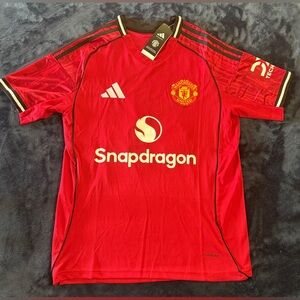 Manchester United Red Short-Sleeve Jersey  B. Fernandes #8